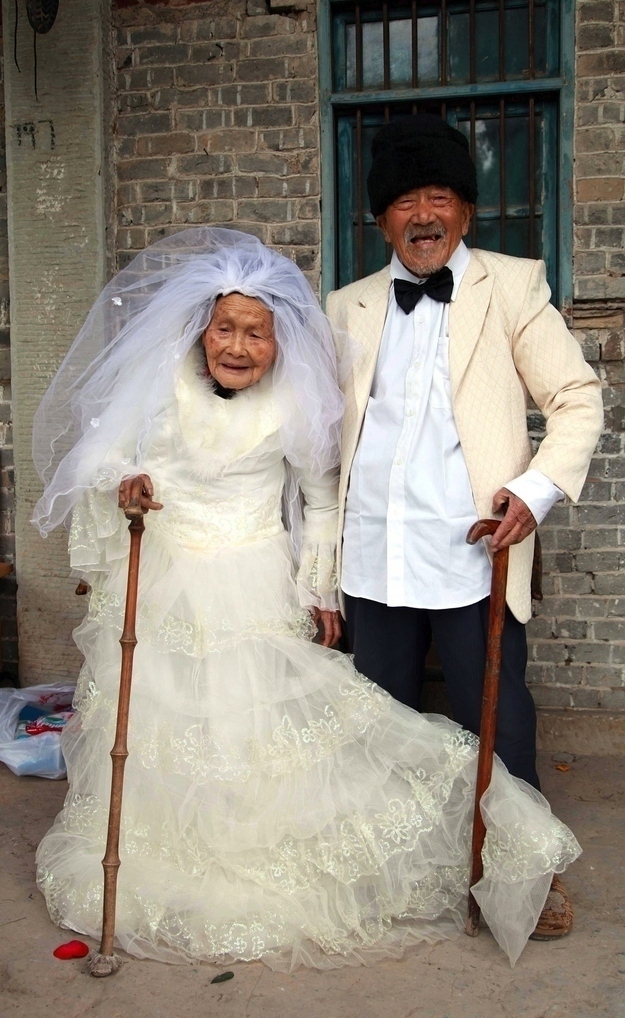 La primera foto vestidos de novios de una pareja casada 88 años antes