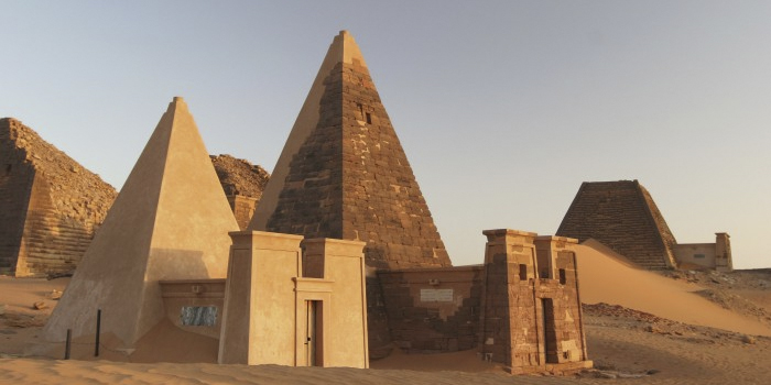 Las otras pirámides