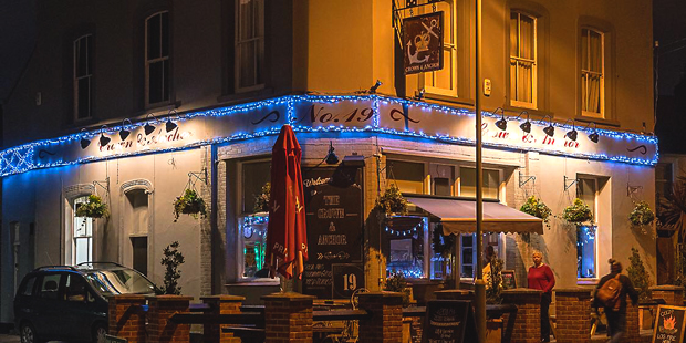 El pub de Londres que dará comida gratis a ancianos en Navidad