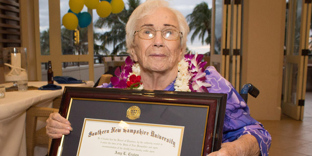 Una anciana de 94 años obtiene la mejor nota en la Universidad