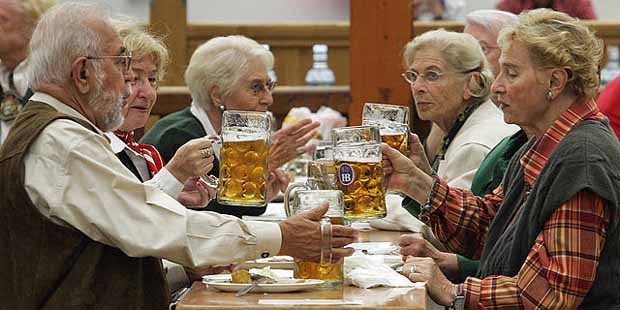 5 Beneficios de la cerveza (sin alcohol) para los mayores